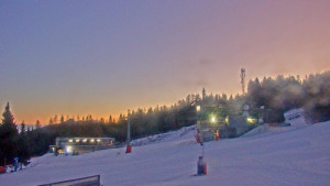 Stuhleck - Stuhleckbahn Bergstation - 28.12.2025 v 07:30 Stuhleck - Stuhleckbahn Bergstation - 28.12.2025 v 07:30