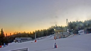 Stuhleck - Stuhleckbahn Bergstation - 29.12.2025 v 08:00 Stuhleck - Stuhleckbahn Bergstation - 29.12.2025 v 08:00