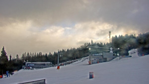 Stuhleck - Stuhleckbahn Bergstation - 13.2.2026 v 08:15 Stuhleck - Stuhleckbahn Bergstation - 13.2.2026 v 08:15