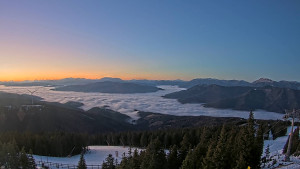 Stuhleck - Bergstation Weißenelfbahn - 18.12.2025 v 16:45 Stuhleck - Bergstation Weißenelfbahn - 18.12.2025 v 16:45