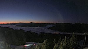 Stuhleck - Bergstation Weißenelfbahn - 18.12.2025 v 17:15 Stuhleck - Bergstation Weißenelfbahn - 18.12.2025 v 17:15