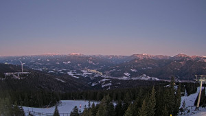 Stuhleck - Bergstation Weißenelfbahn - 29.12.2025 v 07:15 Stuhleck - Bergstation Weißenelfbahn - 29.12.2025 v 07:15