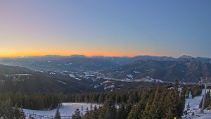 Stuhleck - Bergstation Weißenelfbahn - 29.12.2025 v 16:45 Stuhleck - Bergstation Weißenelfbahn - 29.12.2025 v 16:45