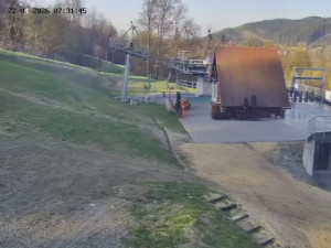 Skiareál Mosty u Jablunkova - Spodní část sjezdovky č. 1 - 22.4.2026 v 08:00 Skiareál Mosty u Jablunkova - Spodní část sjezdovky č. 1 - 22.4.2026 v 08:00