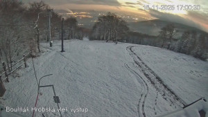 Sport Centrum Bouřňák - Vrchol Bouřňák, pohled na jih - 18.11.2025 v 17:00 Sport Centrum Bouřňák - Vrchol Bouřňák, pohled na jih - 18.11.2025 v 17:00