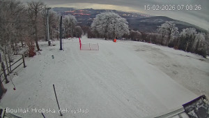 Sport Centrum Bouřňák - Vrchol Bouřňák, pohled na jih - 15.2.2026 v 07:00 Sport Centrum Bouřňák - Vrchol Bouřňák, pohled na jih - 15.2.2026 v 07:00