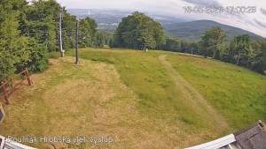 Sportzentrum Bouřňák - Bouřňák-Gipfel, Blick nach Süden - 16.6.2026 v 17:00 Sportzentrum Bouřňák - Bouřňák-Gipfel, Blick nach Süden - 16.6.2026 v 17:00