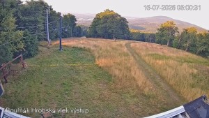 Sportzentrum Bouřňák - Bouřňák-Gipfel, Blick nach Süden - 16.7.2026 v 06:00 Sportzentrum Bouřňák - Bouřňák-Gipfel, Blick nach Süden - 16.7.2026 v 06:00