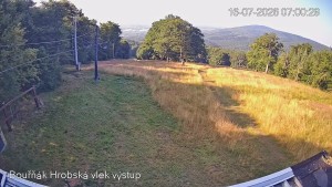 Sportzentrum Bouřňák - Bouřňák-Gipfel, Blick nach Süden - 16.7.2026 v 08:00 Sportzentrum Bouřňák - Bouřňák-Gipfel, Blick nach Süden - 16.7.2026 v 08:00