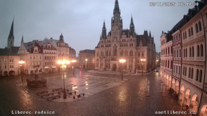 Město Liberec - Náměstí Dr. Edvarda Beneše - 2.11.2025 v 06:45 Město Liberec - Náměstí Dr. Edvarda Beneše - 2.11.2025 v 06:45
