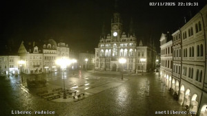 Město Liberec - Náměstí Dr. Edvarda Beneše - 2.11.2025 v 22:15 Město Liberec - Náměstí Dr. Edvarda Beneše - 2.11.2025 v 22:15