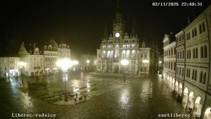 Město Liberec - Náměstí Dr. Edvarda Beneše - 2.11.2025 v 22:45 Město Liberec - Náměstí Dr. Edvarda Beneše - 2.11.2025 v 22:45
