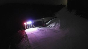 Červenohorské sedlo - Modrá sjezdovka - dojezd k lanové dráze - 7.12.2025 v 21:00 Červenohorské sedlo - Modrá sjezdovka - dojezd k lanové dráze - 7.12.2025 v 21:00