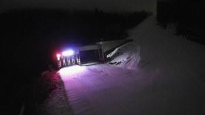 Červenohorské sedlo - Modrá sjezdovka - dojezd k lanové dráze - 7.12.2025 v 23:30 Červenohorské sedlo - Modrá sjezdovka - dojezd k lanové dráze - 7.12.2025 v 23:30