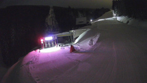 Červenohorské sedlo - Modrá sjezdovka - dojezd k lanové dráze - 4.1.2026 v 06:10 Červenohorské sedlo - Modrá sjezdovka - dojezd k lanové dráze - 4.1.2026 v 06:10