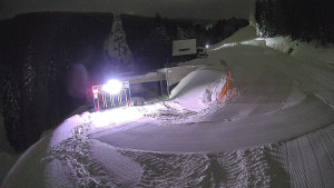 Červenohorské sedlo - Modrá sjezdovka - dojezd k lanové dráze - 4.1.2026 v 19:40 Červenohorské sedlo - Modrá sjezdovka - dojezd k lanové dráze - 4.1.2026 v 19:40