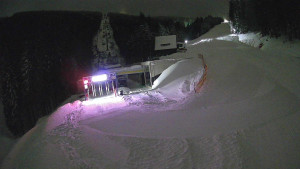 Červenohorské sedlo - Modrá sjezdovka - dojezd k lanové dráze - 4.1.2026 v 20:01 Červenohorské sedlo - Modrá sjezdovka - dojezd k lanové dráze - 4.1.2026 v 20:01