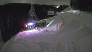 Červenohorské sedlo - Modrá sjezdovka - dojezd k lanové dráze - 4.1.2026 v 21:31 Červenohorské sedlo - Modrá sjezdovka - dojezd k lanové dráze - 4.1.2026 v 21:31