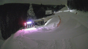 Červenohorské sedlo - Modrá sjezdovka - dojezd k lanové dráze - 4.1.2026 v 22:10 Červenohorské sedlo - Modrá sjezdovka - dojezd k lanové dráze - 4.1.2026 v 22:10