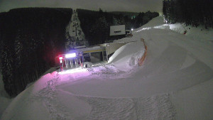 Červenohorské sedlo - Modrá sjezdovka - dojezd k lanové dráze - 4.1.2026 v 22:31 Červenohorské sedlo - Modrá sjezdovka - dojezd k lanové dráze - 4.1.2026 v 22:31