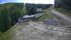 Blue ski slope – run to the cable car station
