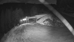 Blue ski slope – run to the cable car station