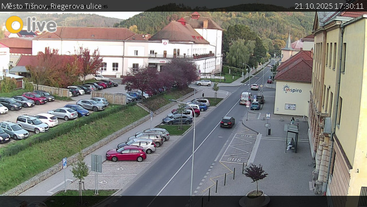 Město Tišnov - Riegerova ulice - 21.10.2025 v 17:30 Město Tišnov - Riegerova ulice - 21.10.2025 v 17:30