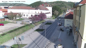 Město Tišnov - Riegerova ulice - 5.4.2026 v 17:15 Město Tišnov - Riegerova ulice - 5.4.2026 v 17:15