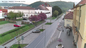 Město Tišnov - Riegerova ulice - 19.4.2026 v 19:45 Město Tišnov - Riegerova ulice - 19.4.2026 v 19:45