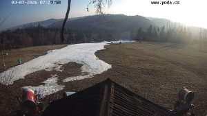 Skiareál Hodonín u Kunštátu - Sjezdovka, panorama východ - 7.3.2026 v 07:30 Skiareál Hodonín u Kunštátu - Sjezdovka, panorama východ - 7.3.2026 v 07:30