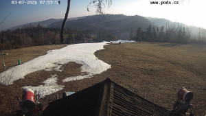 Skiareál Hodonín u Kunštátu - Sjezdovka, panorama východ - 7.3.2026 v 08:00 Skiareál Hodonín u Kunštátu - Sjezdovka, panorama východ - 7.3.2026 v 08:00