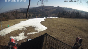 Skiareál Hodonín u Kunštátu - Sjezdovka, panorama východ - 7.3.2026 v 09:30 Skiareál Hodonín u Kunštátu - Sjezdovka, panorama východ - 7.3.2026 v 09:30