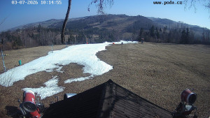 Skiareál Hodonín u Kunštátu - Sjezdovka, panorama východ - 7.3.2026 v 10:15 Skiareál Hodonín u Kunštátu - Sjezdovka, panorama východ - 7.3.2026 v 10:15