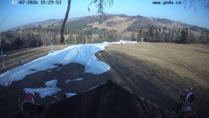 Skiareál Hodonín u Kunštátu - Sjezdovka, panorama východ - 7.3.2026 v 15:30 Skiareál Hodonín u Kunštátu - Sjezdovka, panorama východ - 7.3.2026 v 15:30