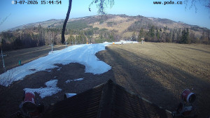 Skiareál Hodonín u Kunštátu - Sjezdovka, panorama východ - 7.3.2026 v 15:45 Skiareál Hodonín u Kunštátu - Sjezdovka, panorama východ - 7.3.2026 v 15:45