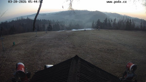Skiareál Hodonín u Kunštátu - Sjezdovka, panorama východ - 20.3.2026 v 05:45 Skiareál Hodonín u Kunštátu - Sjezdovka, panorama východ - 20.3.2026 v 05:45