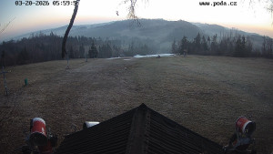 Skiareál Hodonín u Kunštátu - Sjezdovka, panorama východ - 20.3.2026 v 06:00 Skiareál Hodonín u Kunštátu - Sjezdovka, panorama východ - 20.3.2026 v 06:00