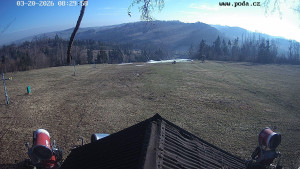 Skiareál Hodonín u Kunštátu - Sjezdovka, panorama východ - 20.3.2026 v 08:30 Skiareál Hodonín u Kunštátu - Sjezdovka, panorama východ - 20.3.2026 v 08:30