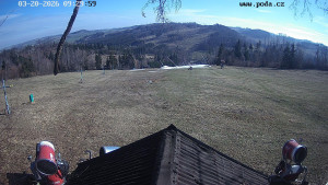Skiareál Hodonín u Kunštátu - Sjezdovka, panorama východ - 20.3.2026 v 09:30 Skiareál Hodonín u Kunštátu - Sjezdovka, panorama východ - 20.3.2026 v 09:30