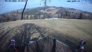 Skiareál Hodonín u Kunštátu - Sjezdovka, panorama východ - 20.3.2026 v 14:30 Skiareál Hodonín u Kunštátu - Sjezdovka, panorama východ - 20.3.2026 v 14:30