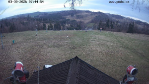 Skiareál Hodonín u Kunštátu - Sjezdovka, panorama východ - 30.3.2026 v 08:45 Skiareál Hodonín u Kunštátu - Sjezdovka, panorama východ - 30.3.2026 v 08:45