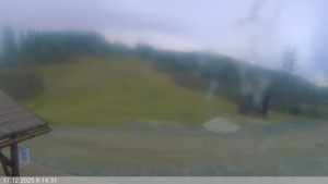 Ski areál Razula - Dolní část sjezdovky - 17.12.2025 v 08:15 Ski areál Razula - Dolní část sjezdovky - 17.12.2025 v 08:15