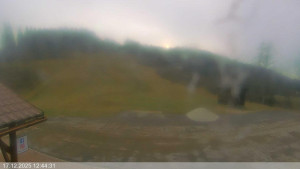 Ski areál Razula - Dolní část sjezdovky - 17.12.2025 v 12:45 Ski areál Razula - Dolní část sjezdovky - 17.12.2025 v 12:45