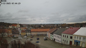Město Dačice - Palackého náměstí - 3.11.2025 v 07:45 Město Dačice - Palackého náměstí - 3.11.2025 v 07:45