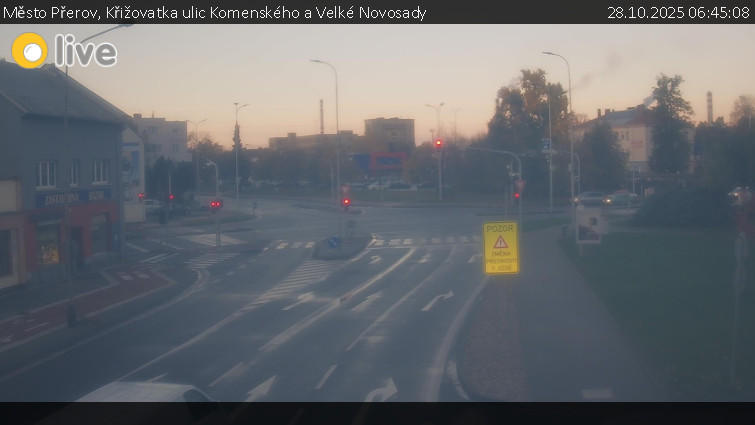 Město Přerov - Křižovatka ulic Komenského a Velké Novosady - 28.10.2025 v 06:45 Město Přerov - Křižovatka ulic Komenského a Velké Novosady - 28.10.2025 v 06:45