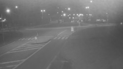Křižovatka ulic Velká Dlážka a Polní