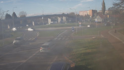 Křižovatka ulic Velká Dlážka a Polní