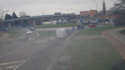 Křižovatka ulic Velká Dlážka a Polní