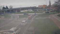 Křižovatka ulic Velká Dlážka a Polní