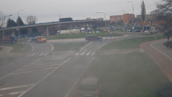 Křižovatka ulic Velká Dlážka a Polní